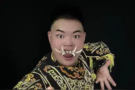 00后耍牙艺人李艺：吞吐变换，口中藏着一方舞台图片