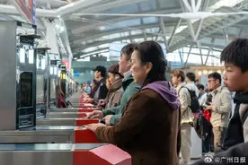 今日开售年廿八火车票，广州南站春运高峰期将启用48条安检通道保障进站图片