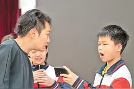 在无声的世界里放声歌唱（暖心故事）图片