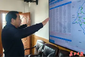 一个“天气盒”就是一座“微型气象台”，居然把这样的堤守住了！图片