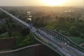 新进展 成达万高铁正式开启无砟轨道施工图片