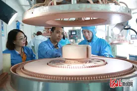 秦皇岛星箭特种玻璃有限公司创新研发生产团队：创新让“星箭玻璃”闪耀太空图片