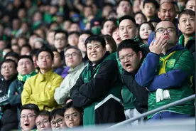 中超火热重启：33个进球，5张红牌，近22万人现场观赛图片