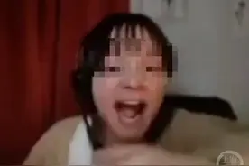 线上英语课外教情绪失控吓坏7岁女童，机构回应：已退费，涉事外教列入行业黑名单图片