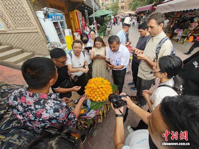 外媒打卡新疆喀什古城