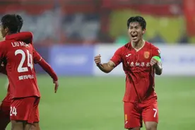 5场7球、领跑射手榜、球队四连胜！重庆铜梁龙队长向余望火力全开图片