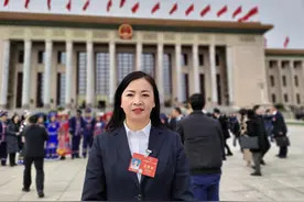 全国人大代表张海荣：规划建立新能源公交车动力电池应用预警机制图片