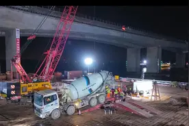 广珠段改扩建项目海隆大桥小榄水道桥南岸主墩桩基全部浇筑完成图片