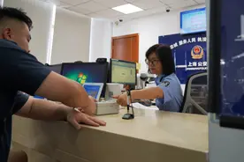 闵行：暑期有“夜间办证专场”，快来办身份证！图片