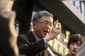 对话剧版《繁花》顾问 | 还原1990年代初期中国股市，阿宝是时代的奋斗者！图片