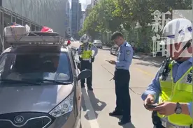 残疾车行驶上千公里开到外滩！上海交警这么做了图片