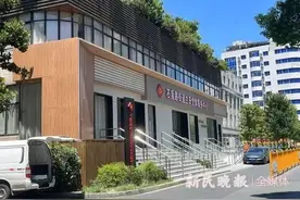 “太吃力了”！要去长者食堂就餐，得先爬楼？居民吐槽：好事怎么就没做到位？图片