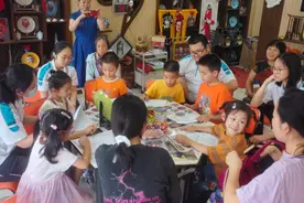 隔代教育影响孩子创造力？数据对比揭示真相！图片