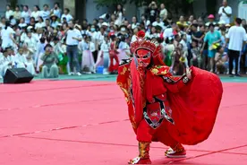 重启人生——“唐氏女孩”殷秋华的川剧变脸梦图片