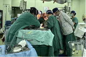 7小时生死竞速！上海专家助9岁罕见血管畸形患儿化险为夷图片