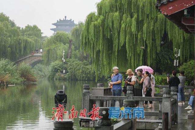 一年四季 泉在济南丨烟雨济南，胜似江南