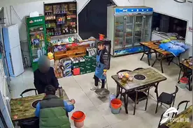 新时代美德山东｜89岁老人独自外出迷路 饭店老板一盘饺子暖人心图片