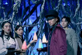 科幻剧目《宇宙大玩家》在成都开演 观众沉浸式看戏剧品美食图片