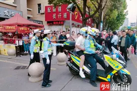 1分钟开具身份证明，高考丢证“准时出现”盐城滨海警方成功送考图片