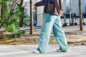 走路方式一个改变，“伤膝”变“护膝”！这样走路好处实在太多了！图片