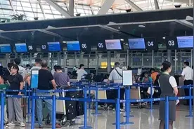 上海浦东机场宣布：免费提供！11个淋浴间24小时开放，8个过夜休息区全是沙发，外卖还能送到登机口图片