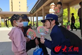 山东滨州：消防部门开展“五一”节前消防安全进社区活动图片