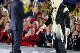 《火车进站》《月球旅行记》《小黄人》……影迷怎么打开奥运开幕式图片