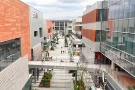 百年水泥厂变身城市新地标：上海西岸梦中心解锁滨水游逛新体验图片