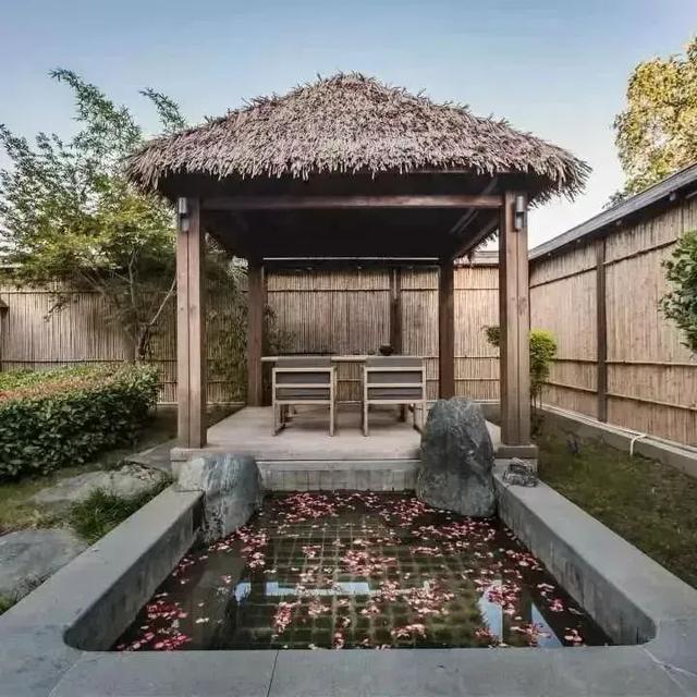 初冬的第一场旅行不如“进山游”→