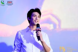 人在雅安，吴磊称想骑行国道318线：要骑就一定得骑完图片