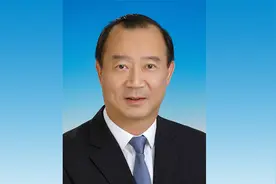 鄂州市委副书记汪小波出任湖北大数据集团董事长图片