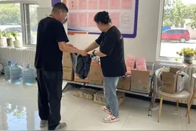 太平镇大苏庄村：中秋慰问暖人心 佳节情浓意更浓图片