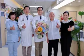 二十年后，这位“世界首例”患者回到医院！让技术走向基层、走遍全球图片