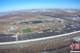 天津东郊“光伏+污水厂”并网发电 四厂绿能年减碳约3万吨图片