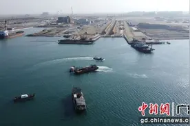 世界直径最大海底HDPE管道成功出运安装图片