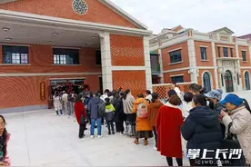 “长沙最出片机位”等你打卡！记者现场体验背伟人诗词领大礼包活动图片