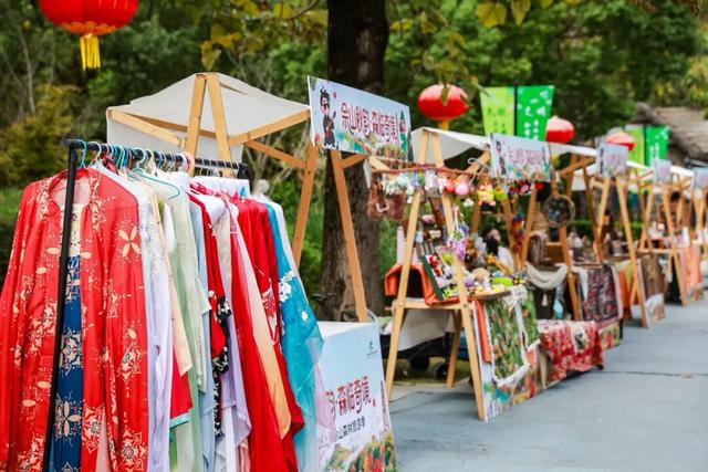 移动美术馆、寻“雅”有奖、徐霞客NPC…秋游佘山新玩法，还有超值亲子卡首发