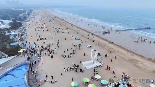 不出所料！这个假期，日照这里又排起了长队……