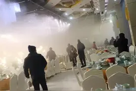 河南一宾馆婚礼现场吊顶坍塌，多人受伤图片