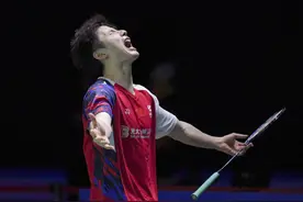 印尼羽毛球公开赛|石宇奇实现国羽35年夙愿，国羽四金二银收官图片