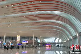 广州白云站投入运营图片