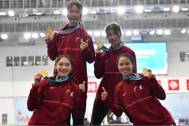 与全国纪录只差0.49秒！广东队夺得女子4×400米接力冠军图片