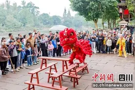 洪雅：“双节”期间旅游市场火爆吸引37.154万人次游客图片