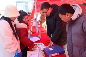 网络主播、民宿管家、全媒体运营师……春节农村新就业调查图片