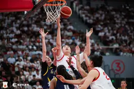 中国女篮继续拿弱旅波黑队练手，杨舒予狂飙三分，张子宇统治篮下图片