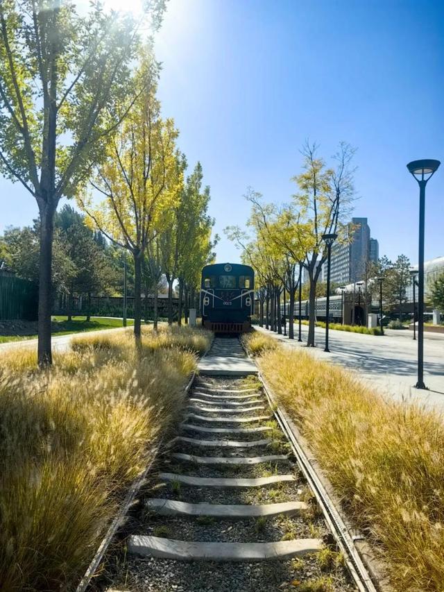 “这条铁轨，串起了历史、生活与未来！”你来过吗？