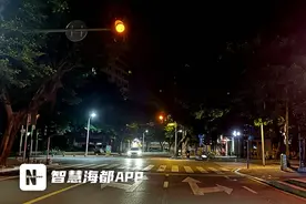 福州一路口信号灯故障？交警回应：非故障，是分时段指示图片