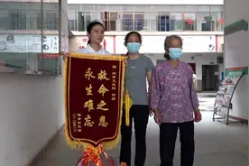 怀孕护士勇救溺水孩童后续|老奶奶含泪谢恩人：“养了3只鸡嫲，捉一只送奔你”图片