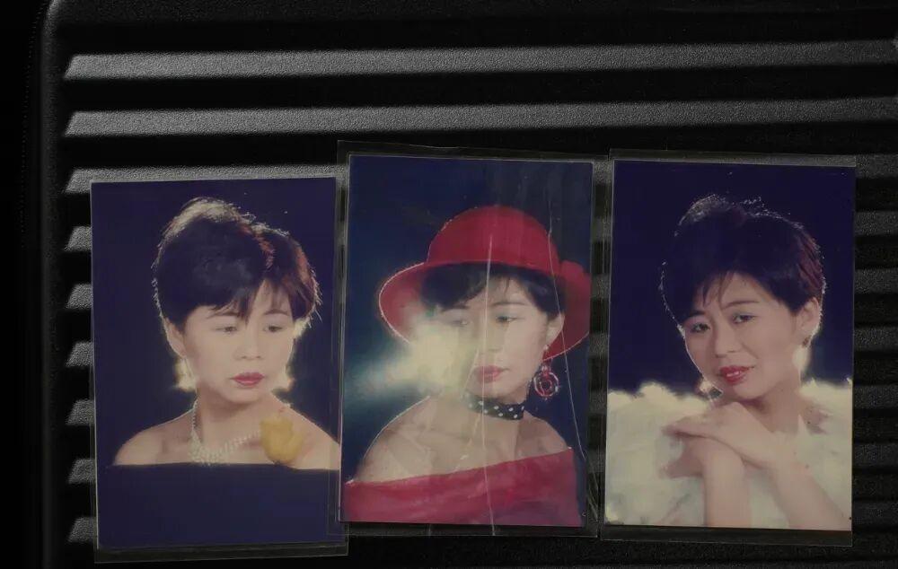 Image 8: 四川一女老板离奇失踪,28年后被发现埋尸花坛,嫌疑人因4万欠款同丈夫将其杀害,之后整容、改名、改年龄,还发短信催警察“还我清白”-图4