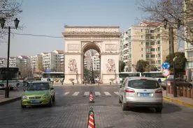 上海最大居民小区更换物业终落定图片